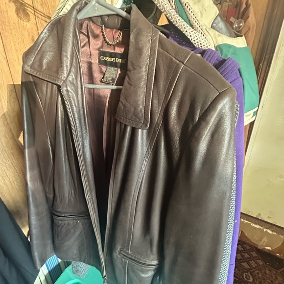 Coats - Picture 4 of 7